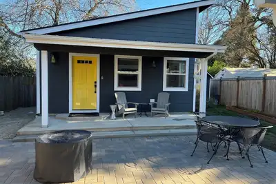 Image de Pet Friendly Tiny Glass House Close To The Airport and Downtown