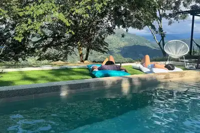 Villa Bonaire - Rustic Mountain & River Escape