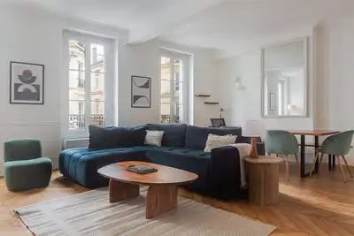 Blueground | Épinettes, view, nr Parc Monceau