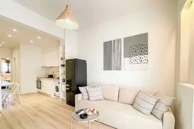 Image de Appartement accueillant de 2 chambres à Koukaki