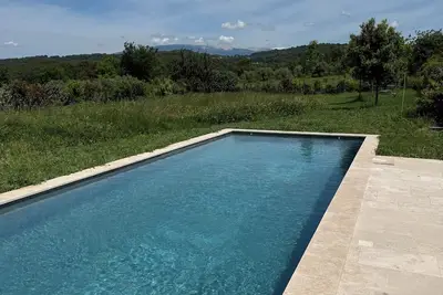 Image de Les Vallons du Ventoux, Mas de 250m² climatisé pour 8 personnes avec piscine!