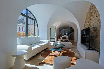 Image de Maison de Village 3Ch | 2 Terrasses | Plage 15 min | Authentique