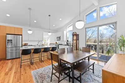 Image de Modern Gem with Secret Room, Game Room, Fire Pit, & Hot Tub Best for Relaxation