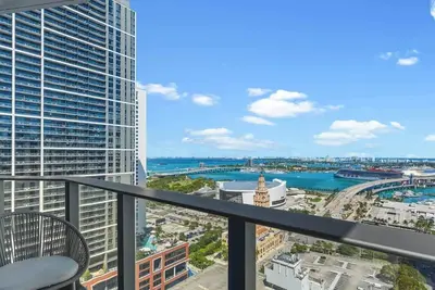 Image de Luxury Condo | Central Miami | Near Bayside
