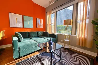 Image de McCormick 3Br/2Ba with Optional Parking - State st