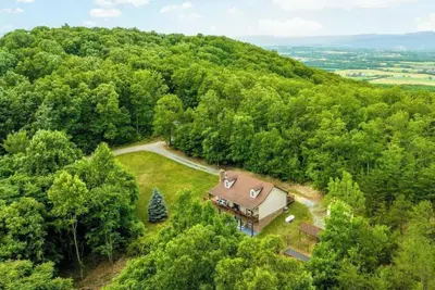 Image de Mountain Views, Hot Tub, Movie Room, 12 Priv Acres