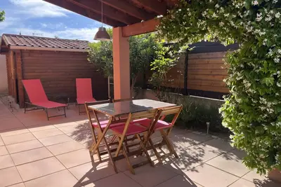 Image de Maison Grenache - Mirabel aux Baronnies : terrasse partagée, Wi-Fi et climatisation.