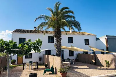 Image de Maison de campagne « Masia Llambrich » avec piscine privée, Wi-Fi et climatisation
