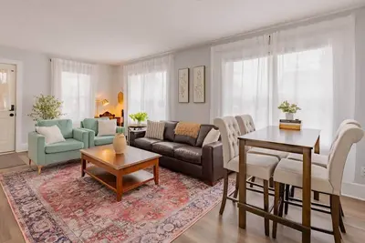 Image de Luxury Suite | Custom Home For 5