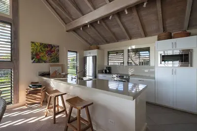 Image de Spacious two-story home is thoughtfully designed for comfort and coastal living