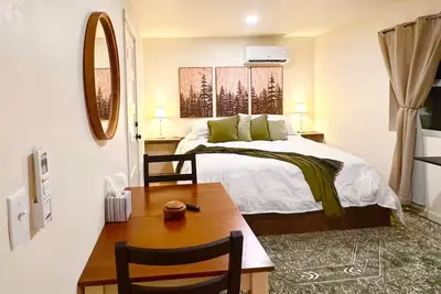 Image de The Cedar Hideaway – Stay close to Downtown Moscow