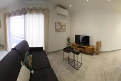 Image de 200 m de la plage – Appartement calme avec balcon et garage num4