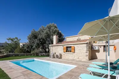 Image de Laga 1577 Traditional Stonehouse, a cozy retreat