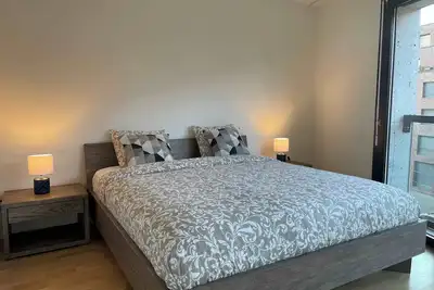 Image de Perfect connected to Downtown, Airport & Highway