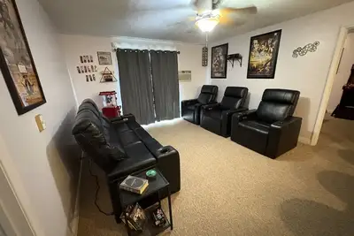 Image de Perfect 2-bedroom movie and game themed condo in Lead