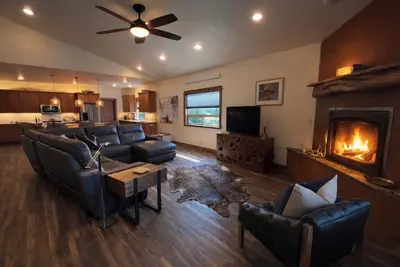 Image de Alpine Serenity Retreat- Luxury 55+Mountain Escape