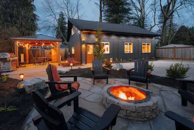 Image de Timber & Tide: Luxury Pnw Retreat, Steam Sauna, Workspace, Minutes to waterfront