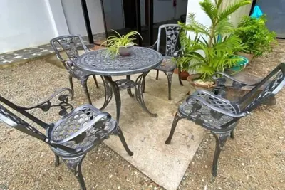 Jezette’s Inn – Comfortable Rooms, Great Location