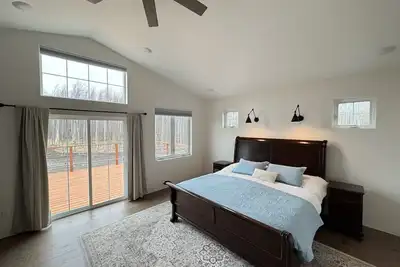 Image de Close to Palmer peaceful 6-bedroom house in charming Sutton perfect for families