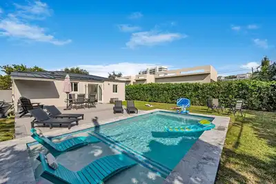 Image de The Design District Pool House