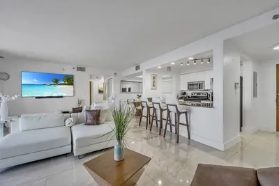 Image de Luxurious private unit with parking
