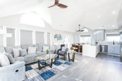 Image de Fully remodeled Feb 2026 -  Game Room -  Deluxe Retreat in charming Corolla