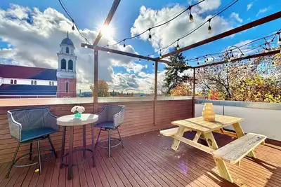 Image de Red Gem - Modern 4 Beds Capital Hill House with Rooftop Views