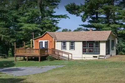 Image de White Squirrel Farm | Cozy Cabin-Nature-Wildlife