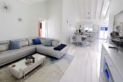 Image de New 3-bed, 3 bath Villa in Drax Hall near Ocho Rios. 24hr sec. Beach, Pool, Ac.