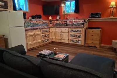 Image de Handcrafted Headwater Hideout. Downtown w/ woodfired sauna