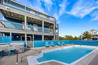 Image de Luxury Cottage Pool, Hot Tub, Walk to Beach