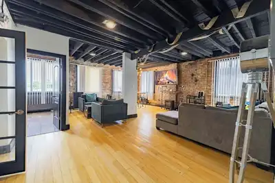 Image de Spacious Home | Steampunk Style and Modern Comfort