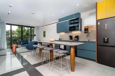 Deluxe 2-Bed/2-Bath | Granada Best Location | 202