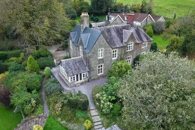 Image de The Old Rectory - 5 Bedroom Holiday Home - Llanedi