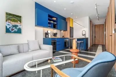 Deluxe 2-Bed | King Beds | Walkable Granada | 204