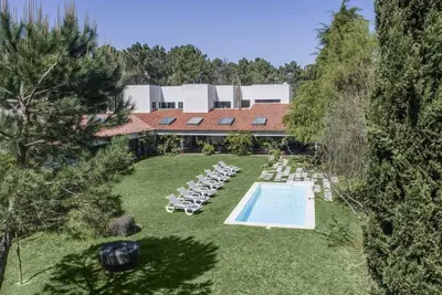 Image de Magnificent Aroeira Villa | 6 Bedrooms | Pool Table | Private Pool