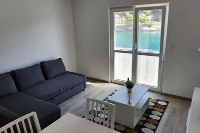 Image de Under Pine - one bedroom seafront apartment