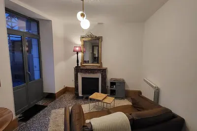 Image de Appartement idéalement situé, plein centre d’Aubigny-sur-Nère et au calme.