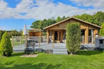 Image de The Windsor Lodge Contrast Water Therapy. Hot Tub & Ice Cold Plunge Barrel.