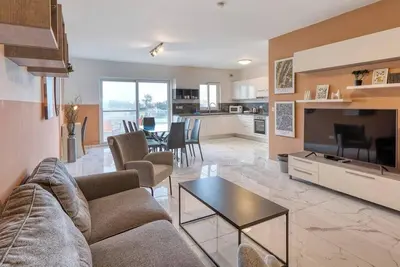 Image de Swieqi, Central 3br Home w/Fast Wifi & Comfort