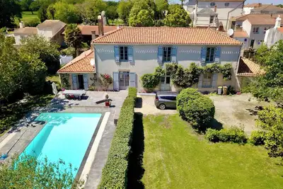 Image de Ancien presbytère rénové avec 5 chambres