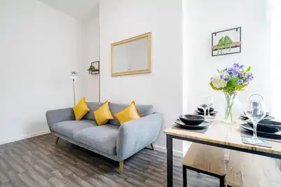 Image de Spacious 6br Home in Birkenhead | Sleeps 12