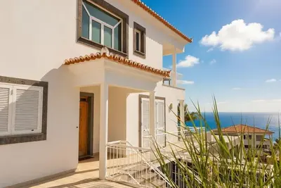 Image de Villa Madeira with a view of the port of Funchal