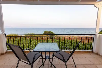 Image de Beachfront Nest Memi, Koroni-Seaheaven House B2