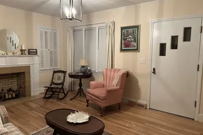 Image de Gorgeous 3-bedroom house in charming Saluda County! Short drive to the Masters!