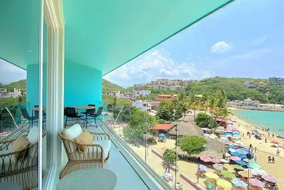 Image de Stunning Beachfront Property