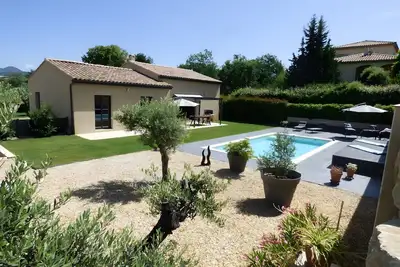 Image de Maison de vacances avec piscine privée, Wi-Fi et climatisation à Saint-Romain-en-Viennois
