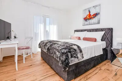 Image de Cozy Modern 1-Bedroom Apartment Near the Beach in Zadar