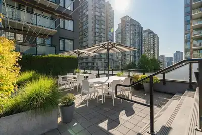 Image de Executive 1br Yaletown Suite w/ Balcony & Views
