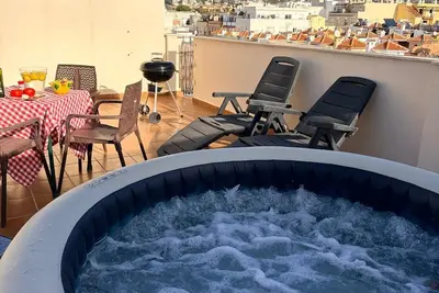 Image de Penthouse with large terraces and private jacuzzi overlooking the mountain of Mijas